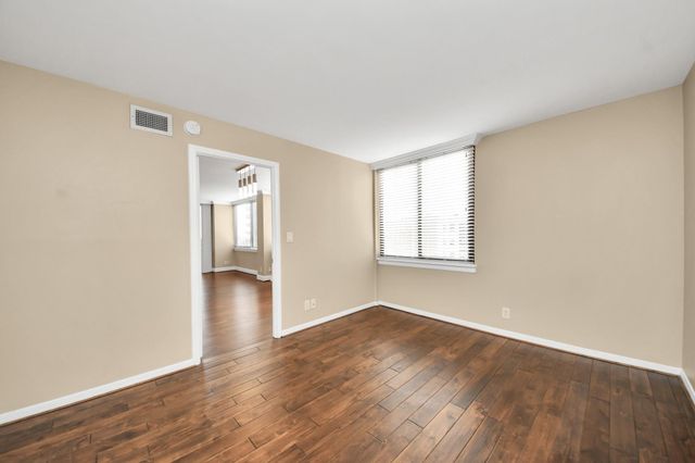 3525 Sage Road 909, Houston, TX 77056