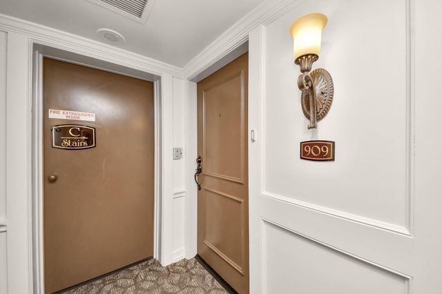 3525 Sage Road 909, Houston, TX 77056