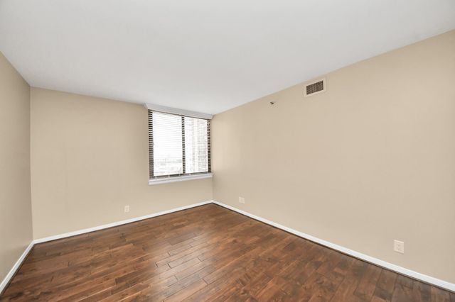 3525 Sage Road 909, Houston, TX 77056