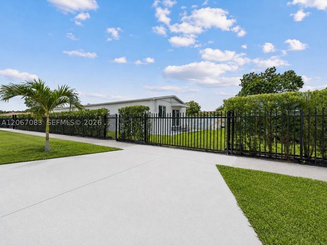 3930 W 2nd Ave, Hialeah, FL 33012