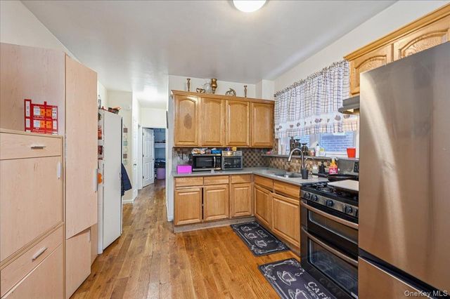 1065 Stell Place, Bronx, NY 10469