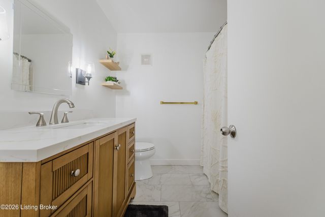 4701 Salisbury Square 104, Louisville, KY 40207