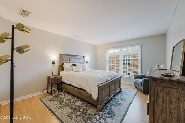 4701 Salisbury Square 104, Louisville, KY 40207