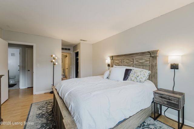 4701 Salisbury Square 104, Louisville, KY 40207