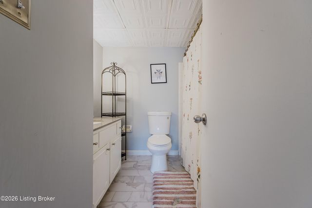 4701 Salisbury Square 104, Louisville, KY 40207