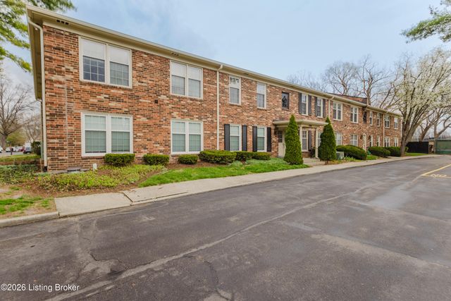 4701 Salisbury Square 104, Louisville, KY 40207