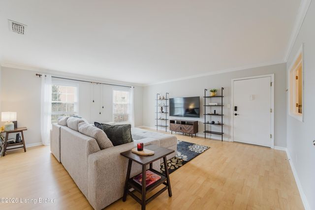 4701 Salisbury Square 104, Louisville, KY 40207