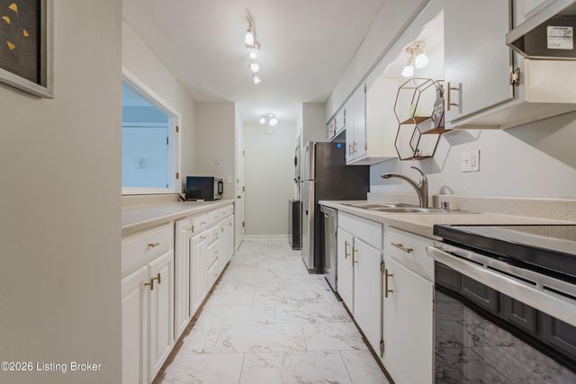 4701 Salisbury Square 104, Louisville, KY 40207