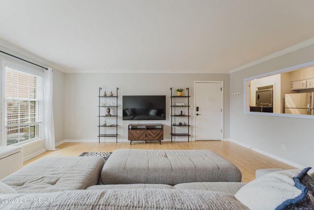 4701 Salisbury Square 104, Louisville, KY 40207