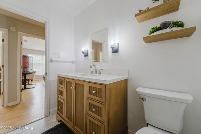 4701 Salisbury Square 104, Louisville, KY 40207