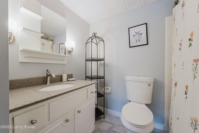 4701 Salisbury Square 104, Louisville, KY 40207