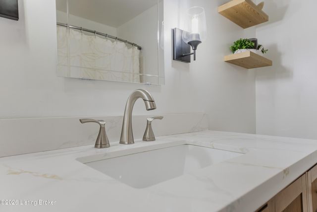 4701 Salisbury Square 104, Louisville, KY 40207