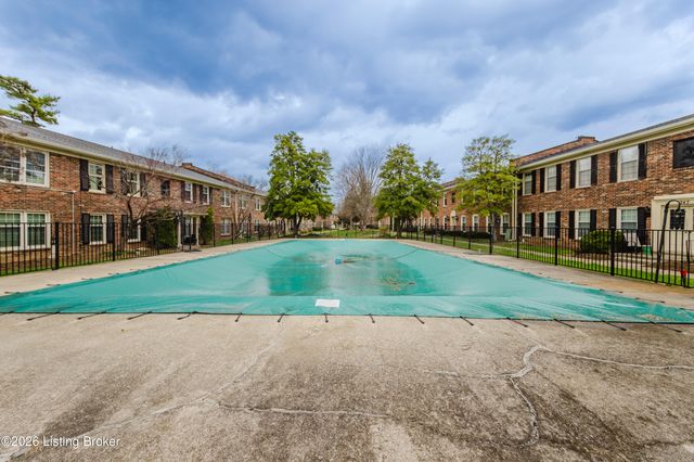 4701 Salisbury Square 104, Louisville, KY 40207