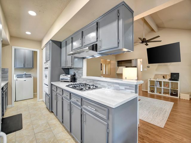 21902 Meadowhill Drive, Spring, TX 77388
