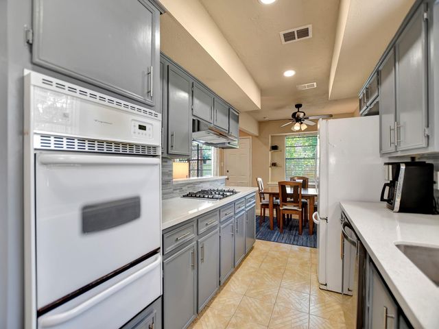 21902 Meadowhill Drive, Spring, TX 77388