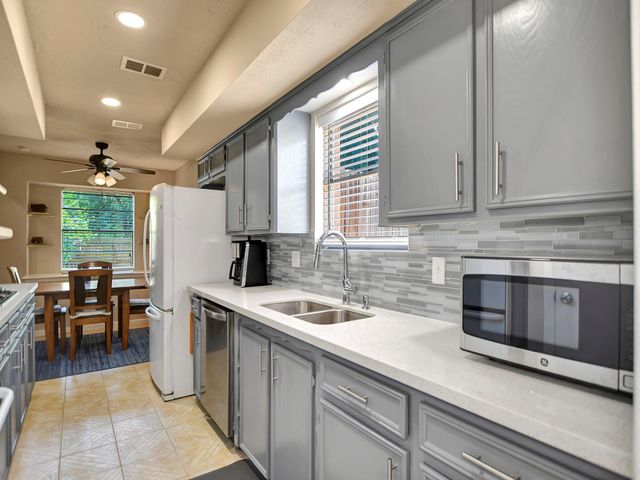 21902 Meadowhill Drive, Spring, TX 77388