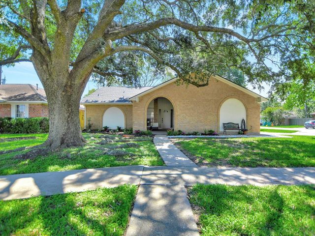 21902 Meadowhill Drive, Spring, TX 77388
