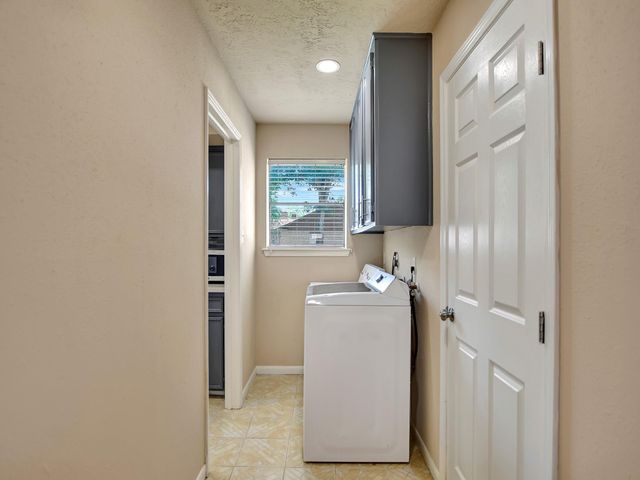 21902 Meadowhill Drive, Spring, TX 77388