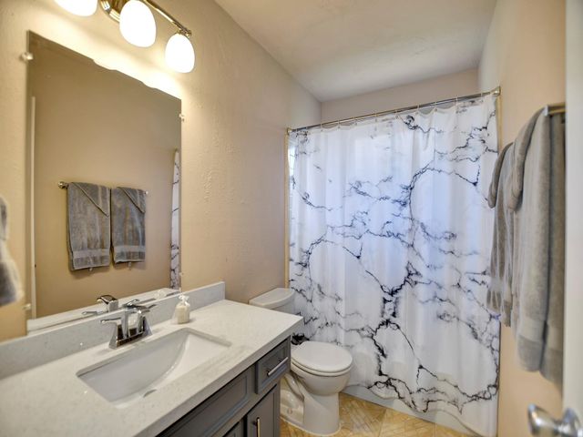 21902 Meadowhill Drive, Spring, TX 77388