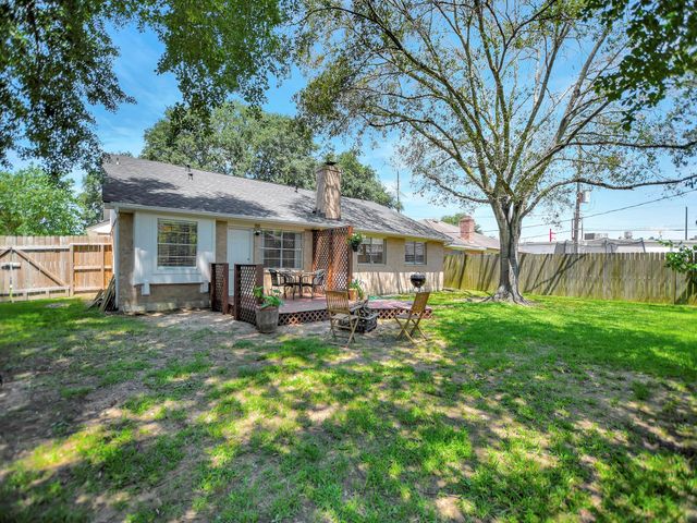 21902 Meadowhill Drive, Spring, TX 77388