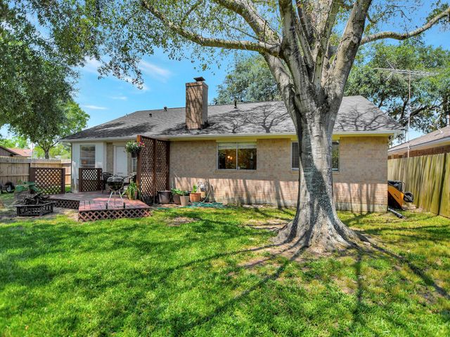 21902 Meadowhill Drive, Spring, TX 77388