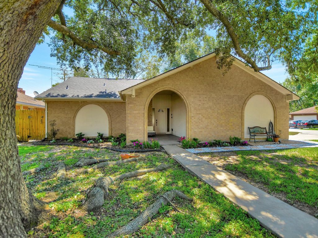 21902 Meadowhill Drive, Spring, TX 77388