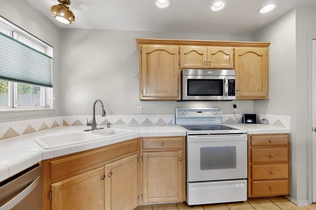 7015 Marigot Court NW, Albuquerque, NM 87120