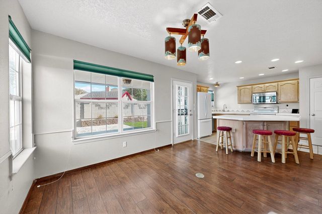 7015 Marigot Court NW, Albuquerque, NM 87120