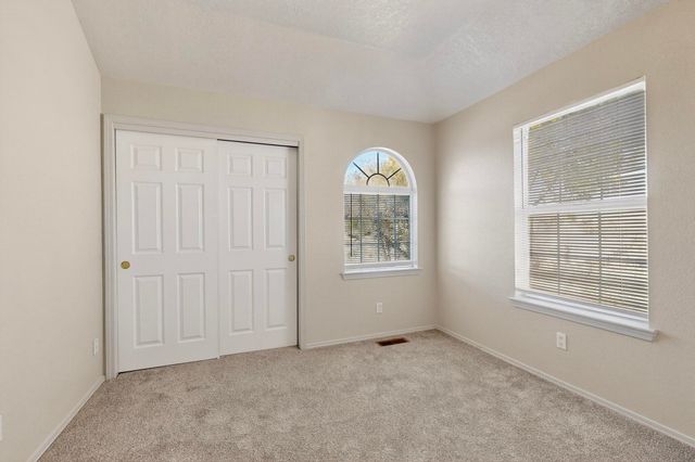 7015 Marigot Court NW, Albuquerque, NM 87120