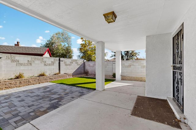 7015 Marigot Court NW, Albuquerque, NM 87120