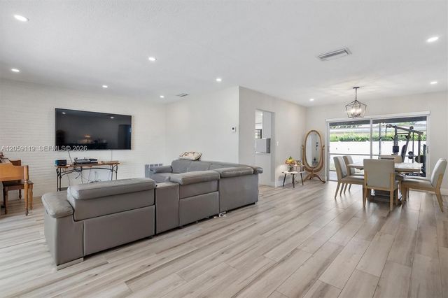 8963 SW 53rd Street, Cooper City, FL 33328