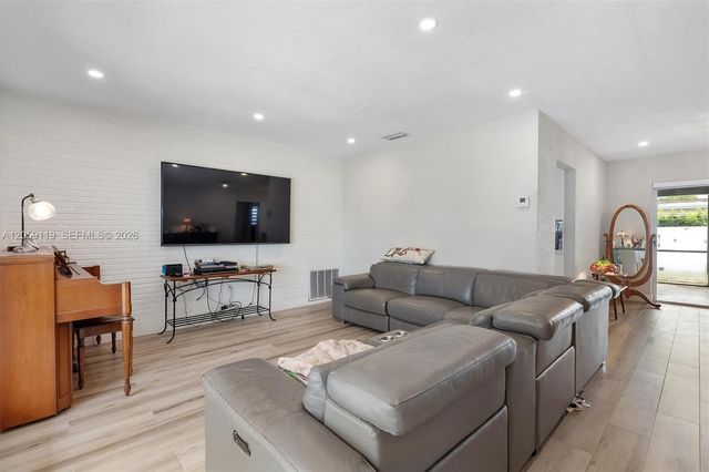 8963 SW 53rd Street, Cooper City, FL 33328