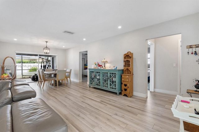 8963 SW 53rd Street, Cooper City, FL 33328