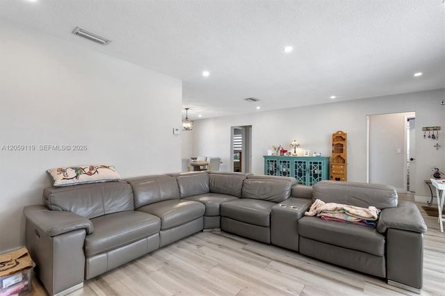 8963 SW 53rd Street, Cooper City, FL 33328