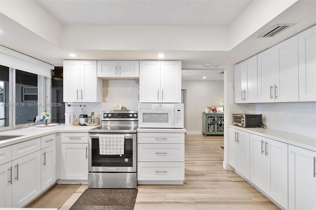 8963 SW 53rd Street, Cooper City, FL 33328