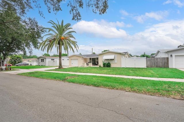 8963 SW 53rd Street, Cooper City, FL 33328