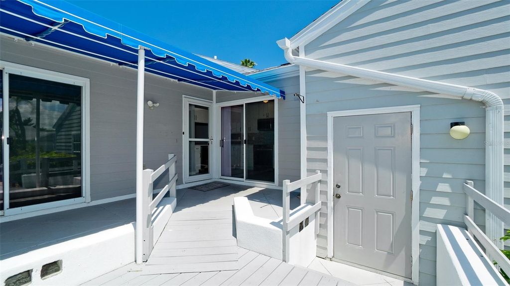 Image 13 of property listing at 506 WOODSTORK CIRCLE, Bradenton, FL 34209