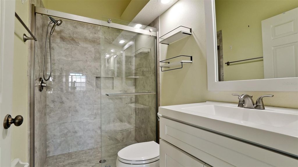 Image 26 of property listing at 506 WOODSTORK CIRCLE, Bradenton, FL 34209