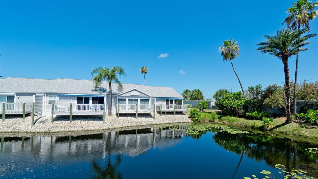 Image 4 of property listing at 506 WOODSTORK CIRCLE, Bradenton, FL 34209