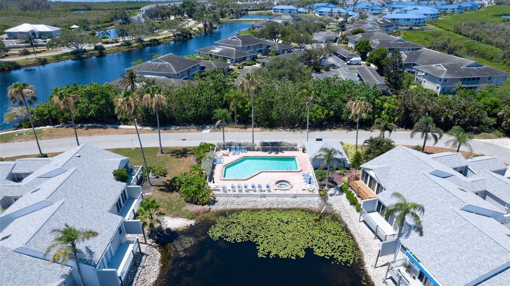 Image 38 of property listing at 506 WOODSTORK CIRCLE, Bradenton, FL 34209