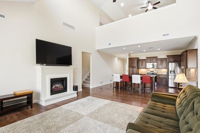 2409 BOULDER SPRINGS DR, Columbia, MO 65201