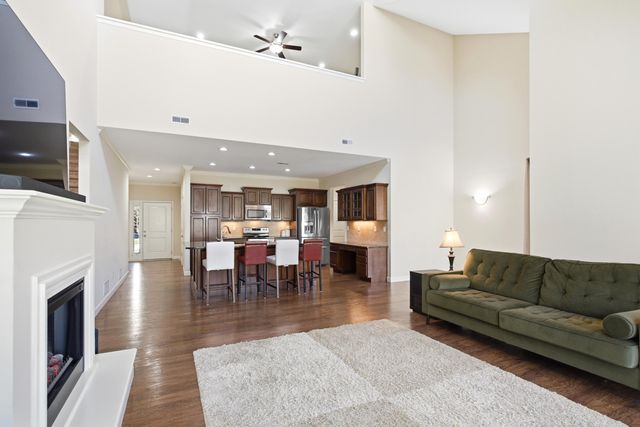 2409 BOULDER SPRINGS DR, Columbia, MO 65201