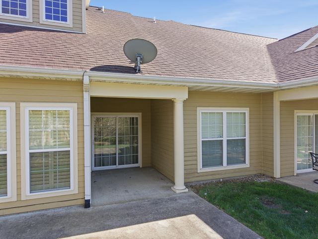 2409 BOULDER SPRINGS DR, Columbia, MO 65201