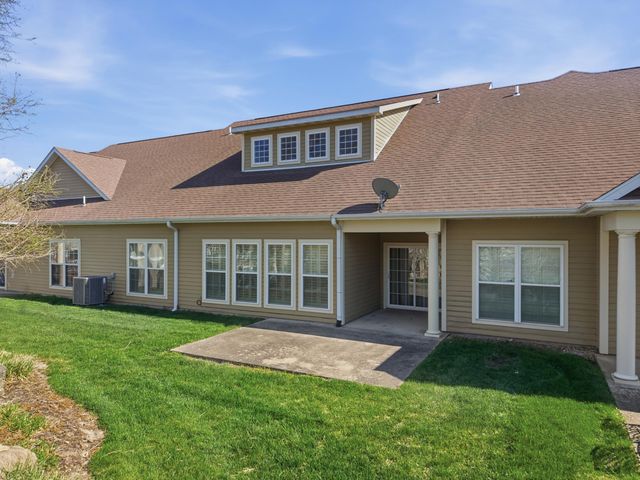 2409 BOULDER SPRINGS DR, Columbia, MO 65201