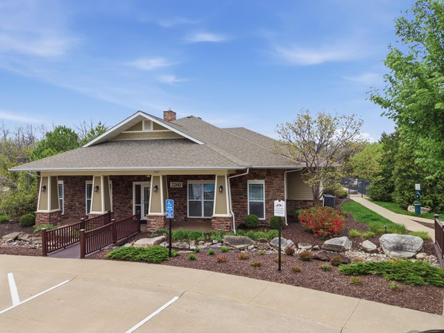 2409 BOULDER SPRINGS DR, Columbia, MO 65201