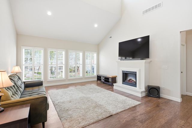 2409 BOULDER SPRINGS DR, Columbia, MO 65201
