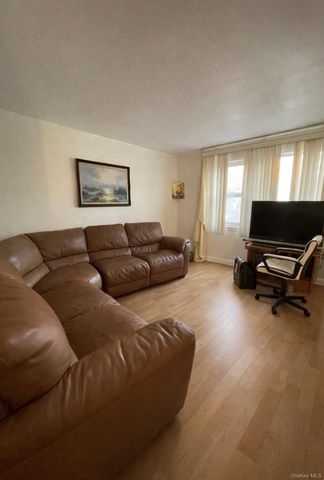 138-33 JEWEL Avenue 3Q, Flushing, NY 11367