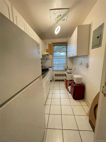 138-33 JEWEL Avenue 3Q, Flushing, NY 11367