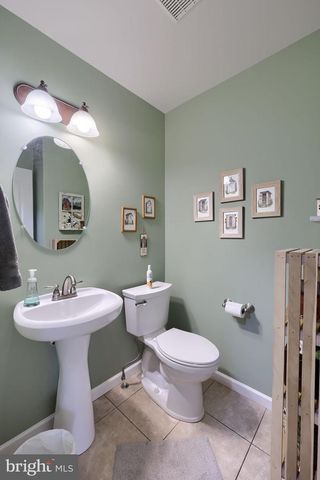 1042 CAMBRIDGE DR, Manheim, PA 17545