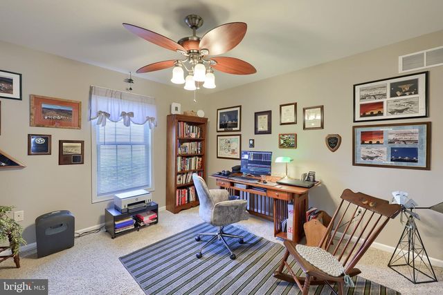1042 CAMBRIDGE DR, Manheim, PA 17545
